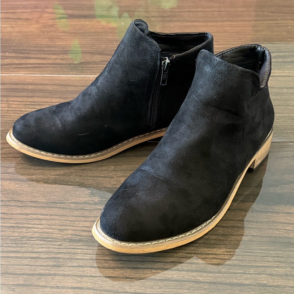 Seven7 Black Ankle Boots with Zipper